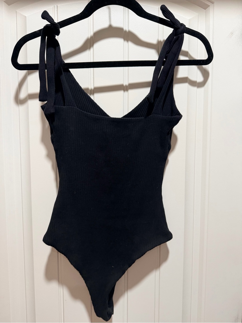 Black Ribbed Tie-Shoulder Bodysuit - Women - Picture 2 of 4